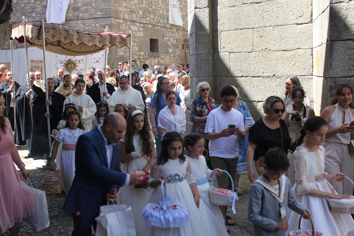 La Alberca exhibe toda su belleza en el Corpus Christi