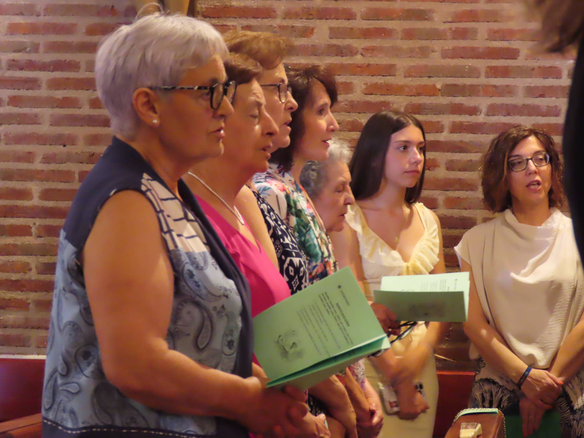 Procesión de los altares al ritmo de las dulzainas en Peñarandilla