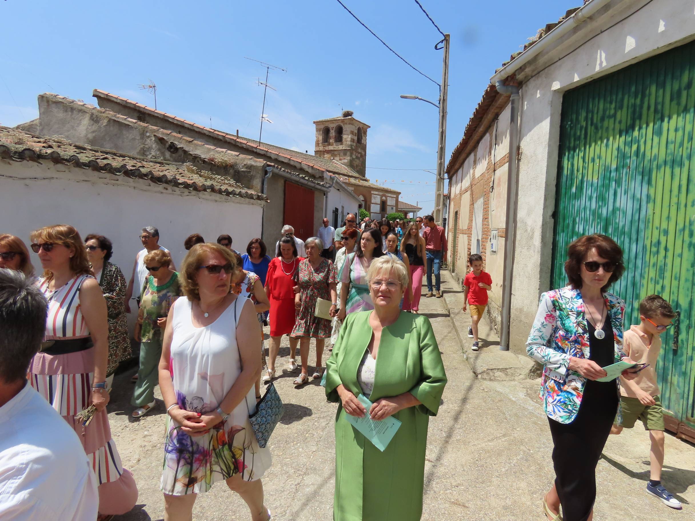 Procesión de los altares al ritmo de las dulzainas en Peñarandilla