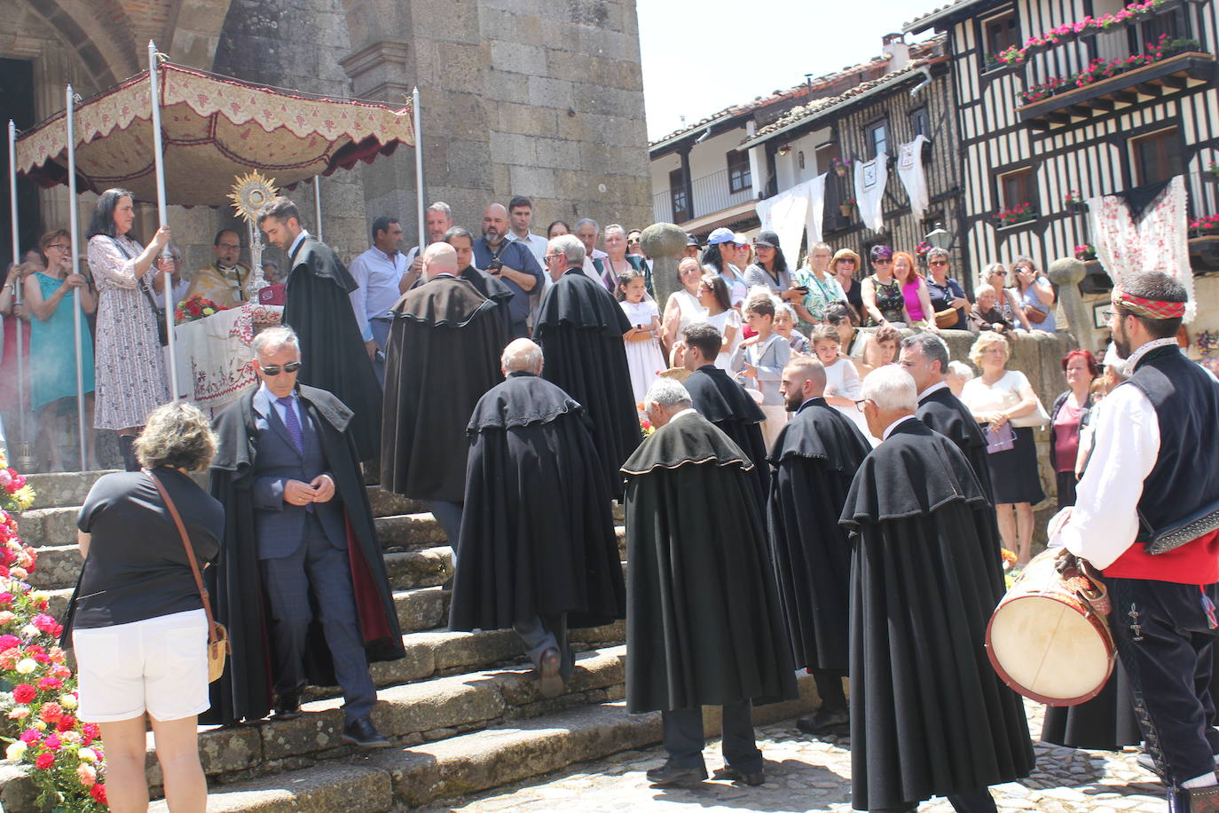 La Alberca exhibe toda su belleza en el Corpus Christi