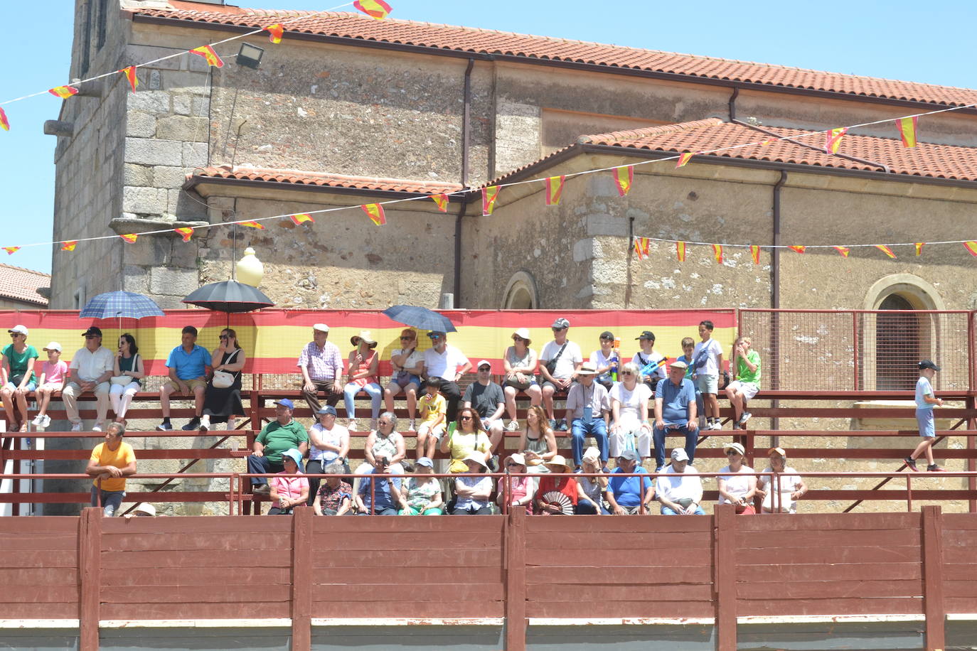 Bella carrera a caballo en La Fuente de San Esteban