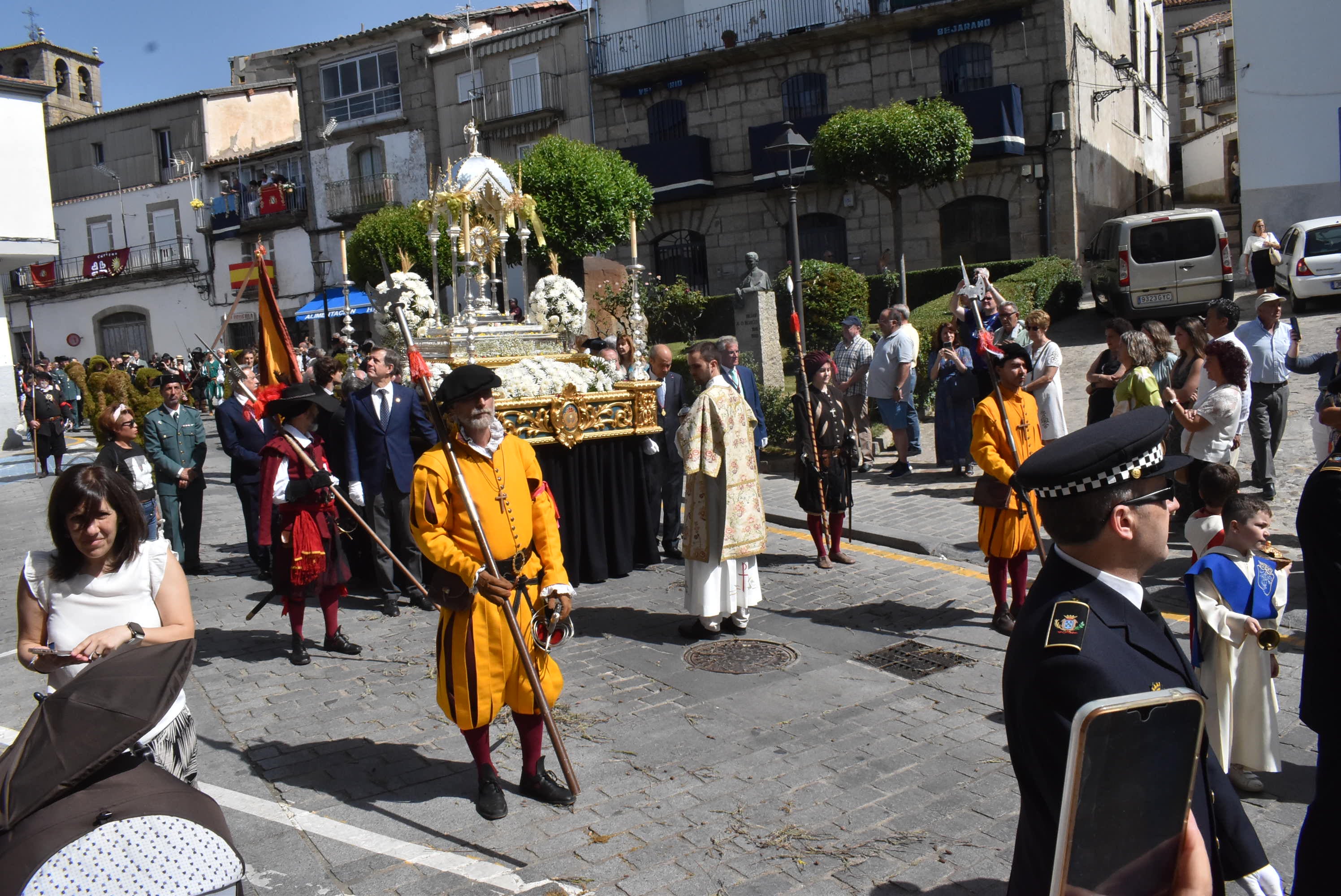 Béjar cumple un año más con la procesión del Corpus Christi como Fiesta de Interés Turístico Internacional