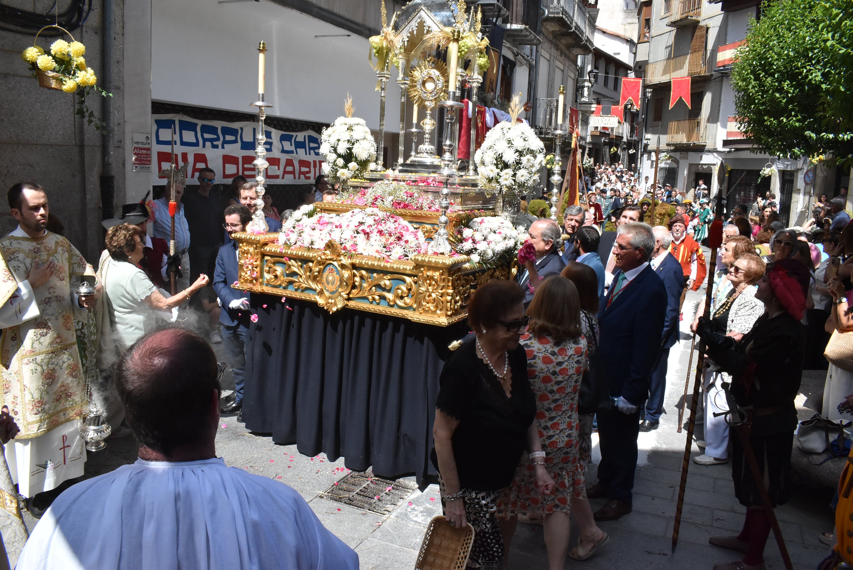 Béjar cumple un año más con la procesión del Corpus Christi como Fiesta de Interés Turístico Internacional