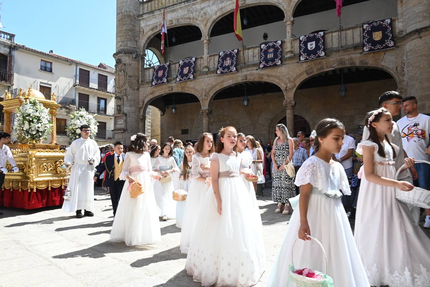 Ciudad Rodrigo arropa al Santísimo Sacramento