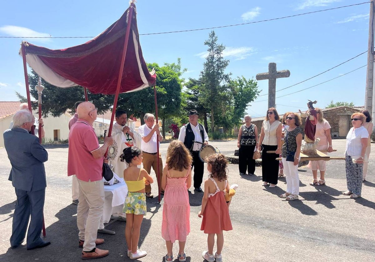 Día de celebración en La Sierpe por el Corpus Christi