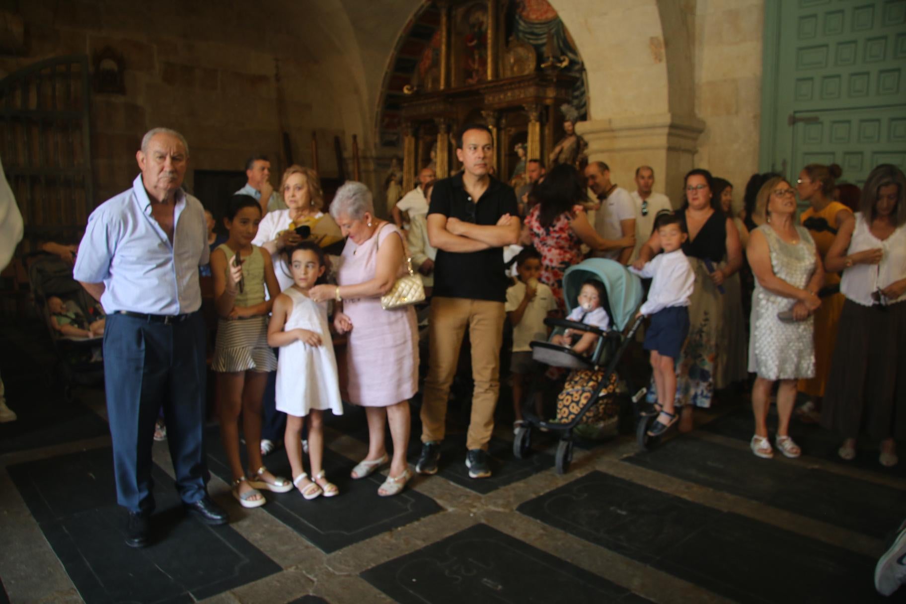 Villares honra sus tradiciones con el día del Santísimo