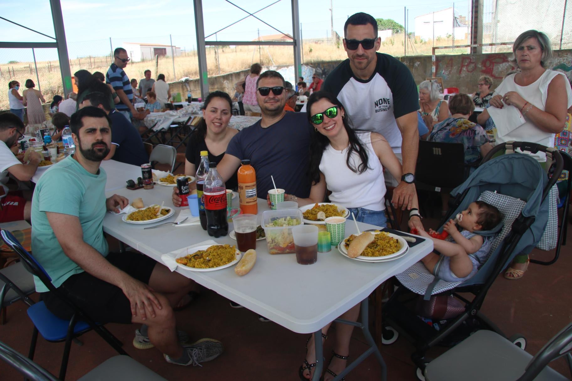 Monterrubio de la Sierra, unido en torno a la paella festiva