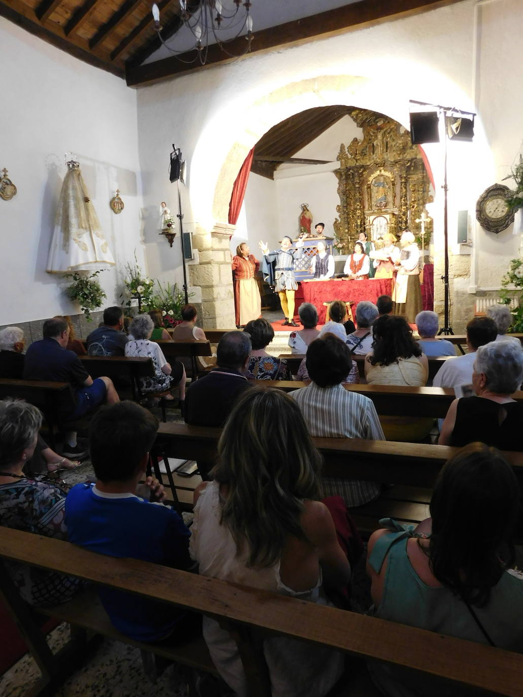 Aldeanueva de la Sierra agradeció la representación de «Buscando a Nebrija»