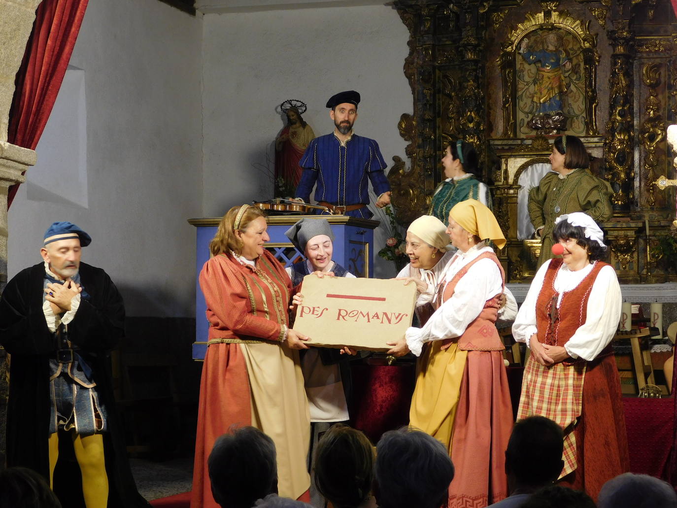 Aldeanueva de la Sierra agradeció la representación de «Buscando a Nebrija»