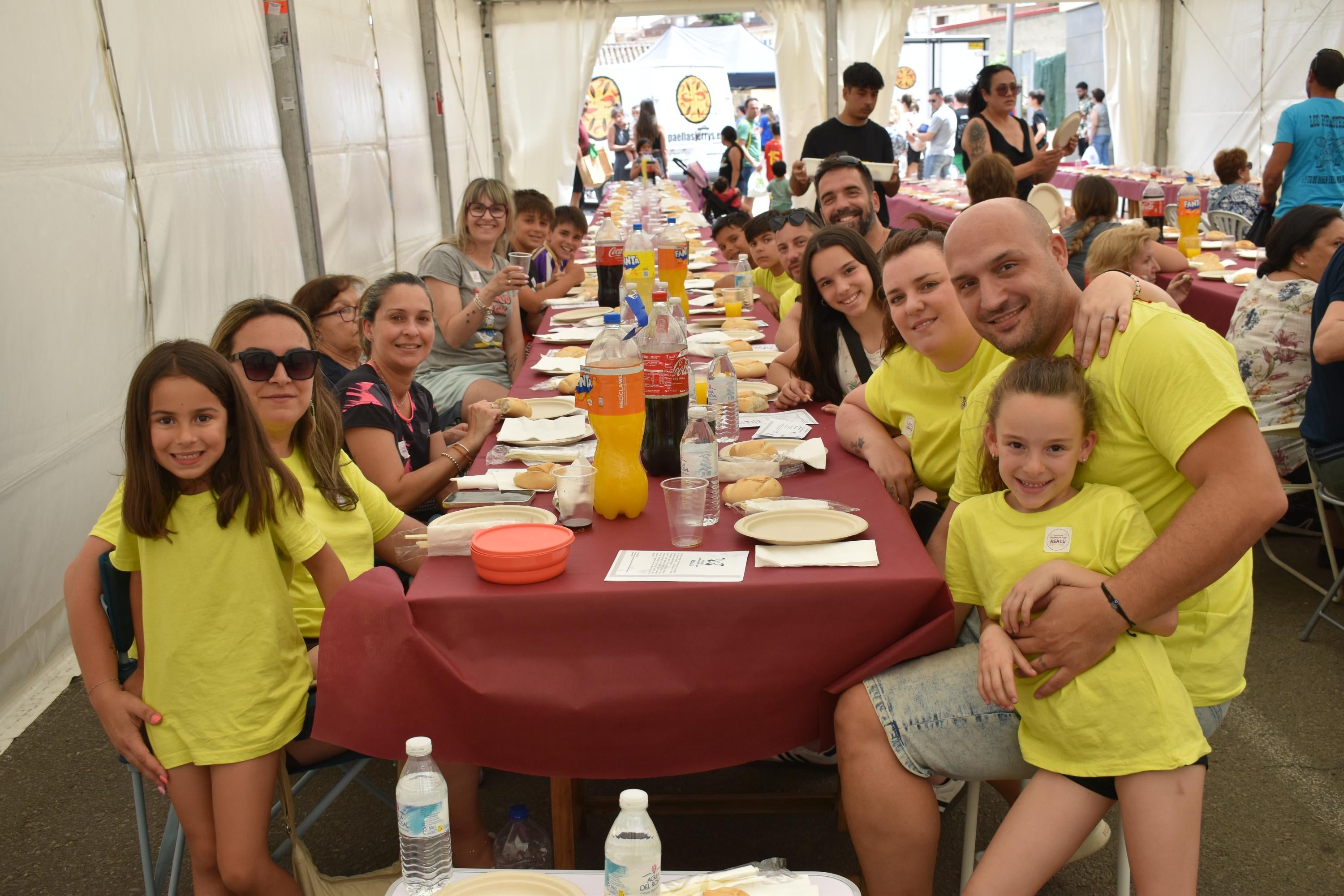 Festín gastronómico en Villares de la Reina con 3.500 raciones de paella