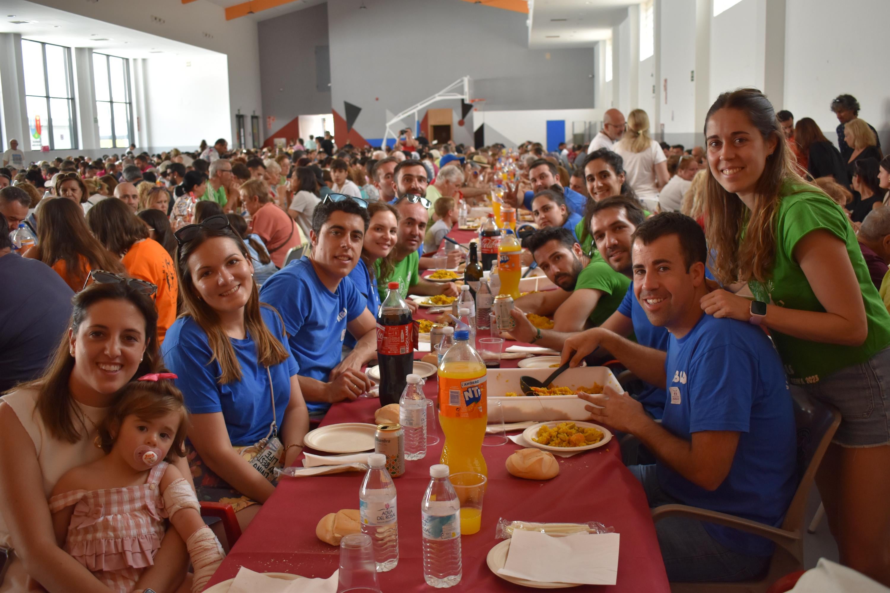 Festín gastronómico en Villares de la Reina con 3.500 raciones de paella