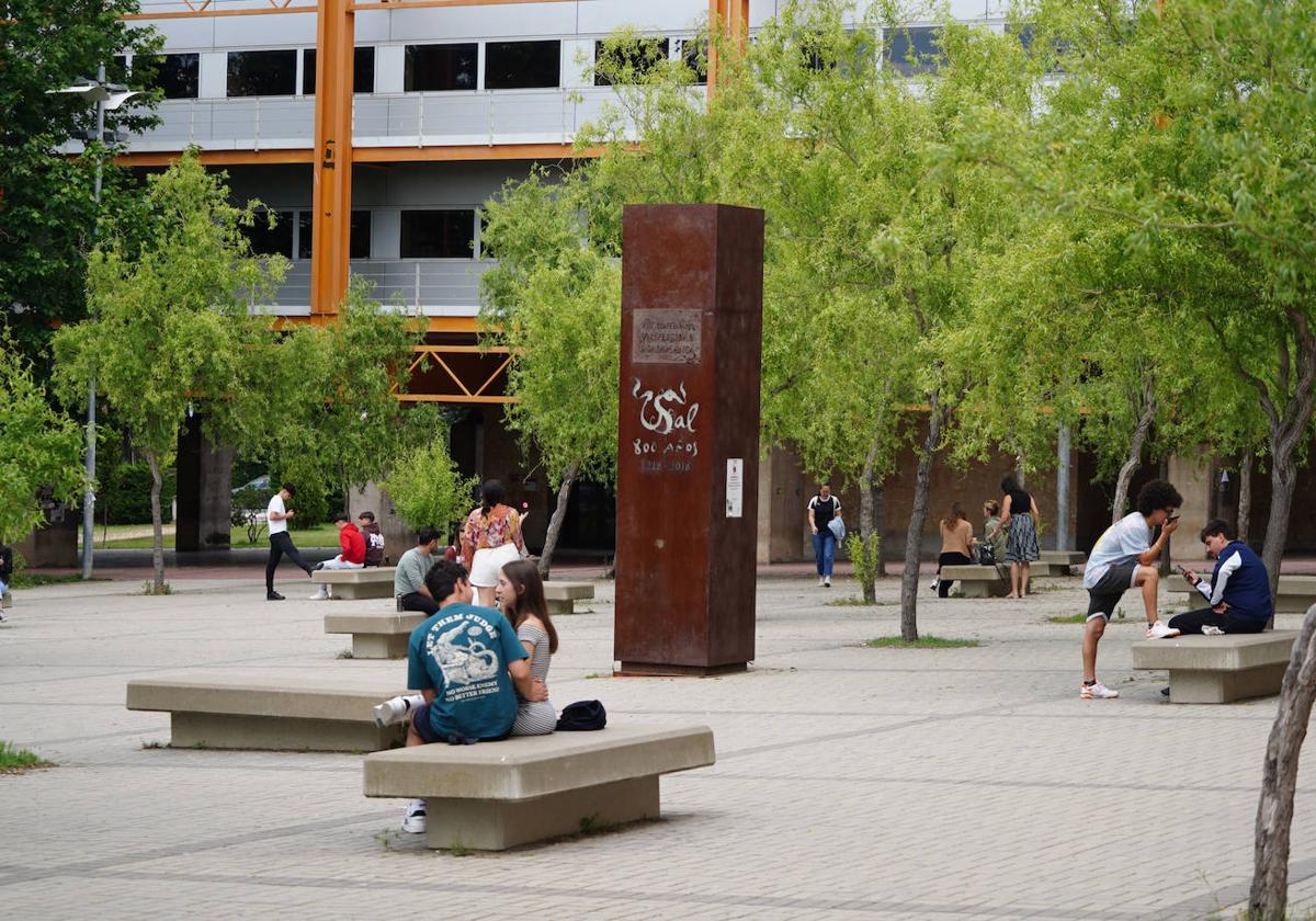 La plaza de Bolonia, uno de los puntos neurálgicos del campus de la Universidad de Salamanca.