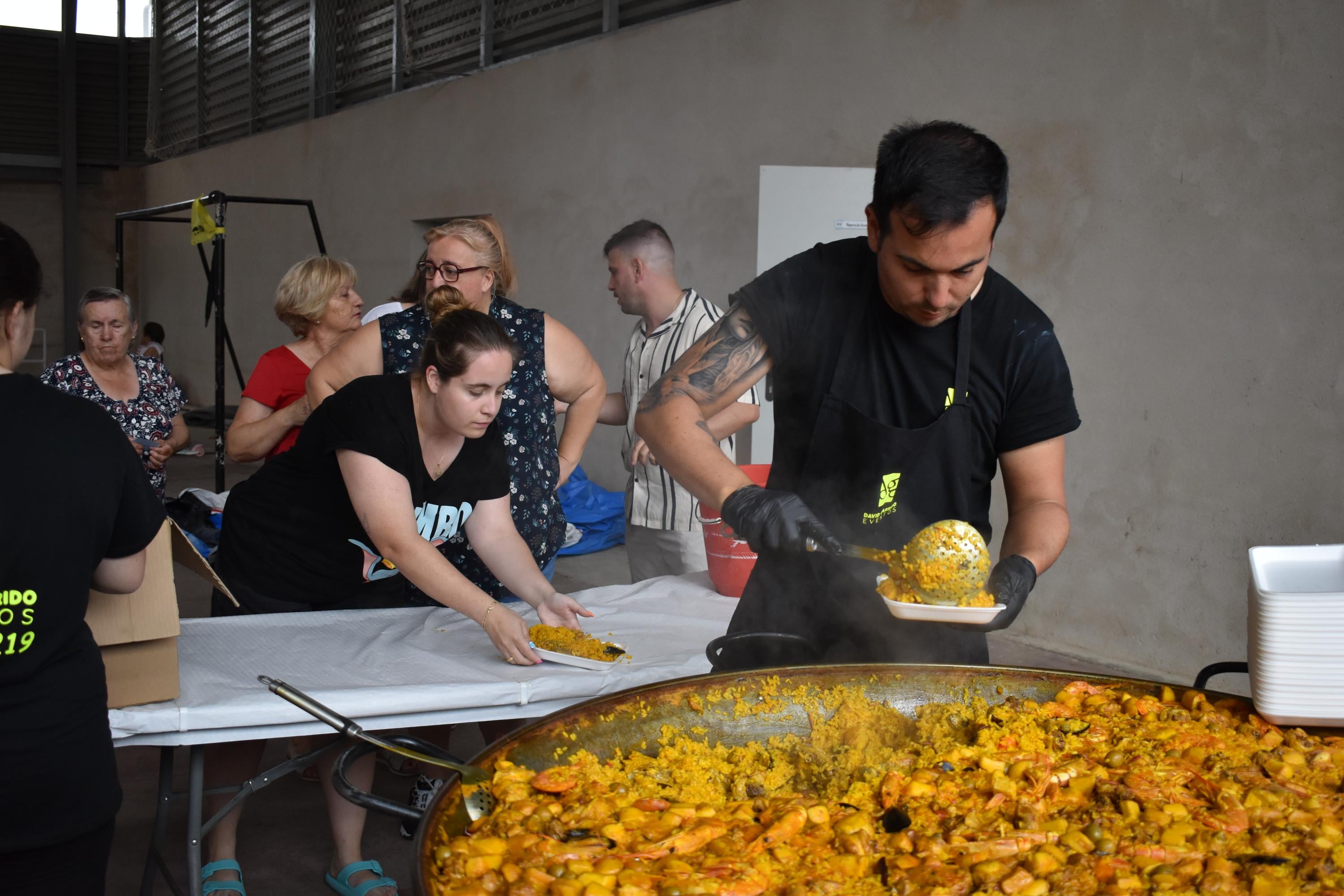 Comida &#039;familiar&#039; en Valverdón para 200 personas
