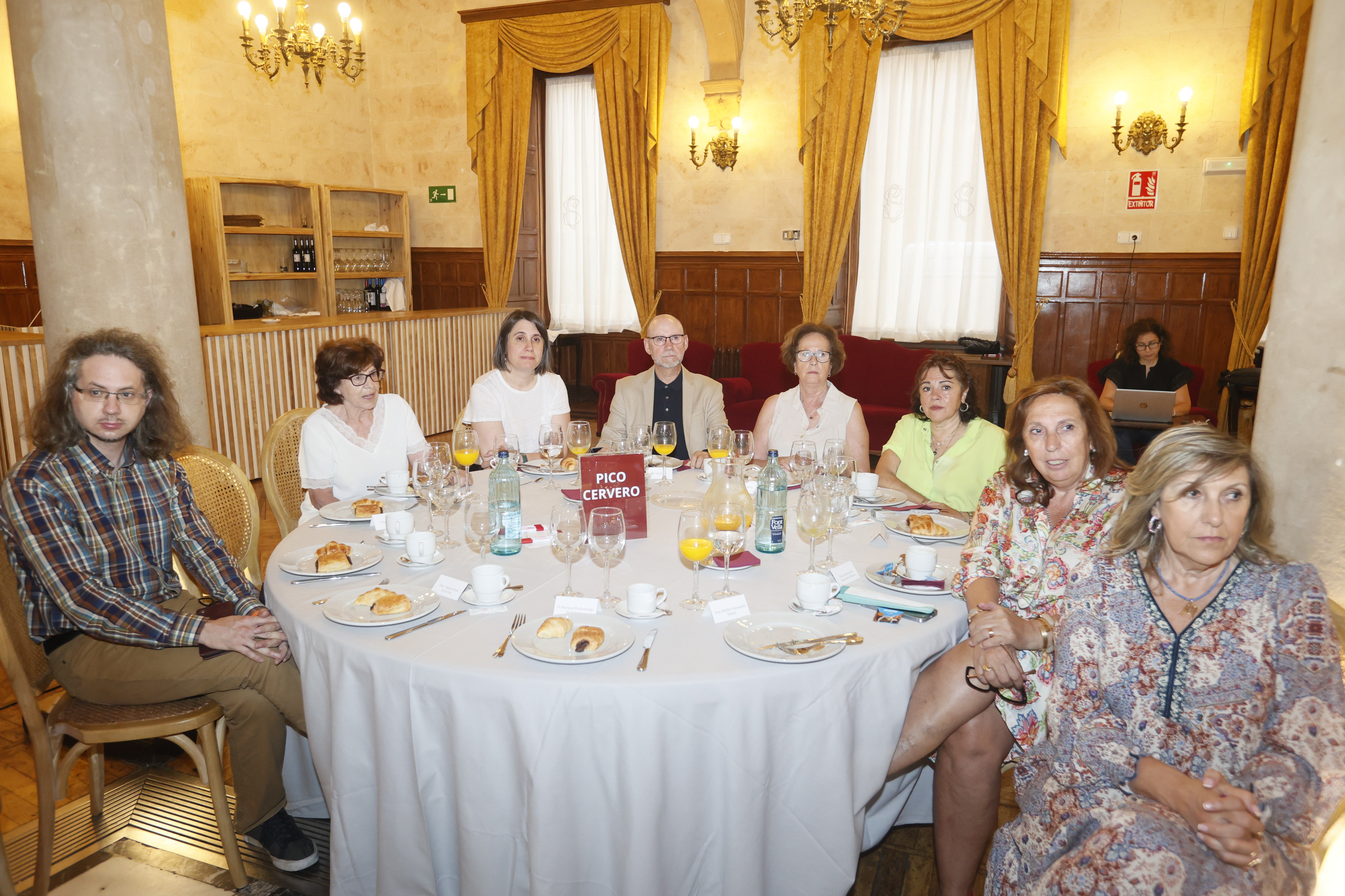 Eduardo Olmedo (Gedelsa), Ángela Rodríguez, Virginia Prado y Carlos Prado (Eurobroker Prado Correduría de Seguros), Amelia Sánchez, Isaura Guerrero, María de la Encarnación Hernández y Maribel Hernández (Agencia y Escuela de Azafatas).