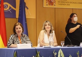 La subdelegada del Gobierno, Rosa López, con la directora del CRMF, Emma Lourenço.