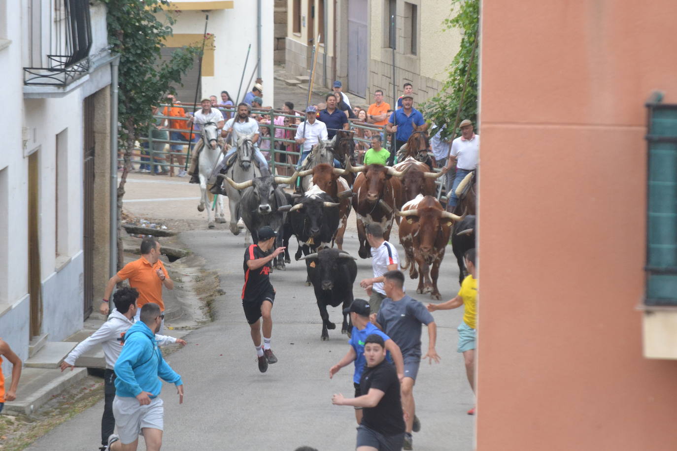 Brillante cierre de San Juan en Hinojosa de Duero