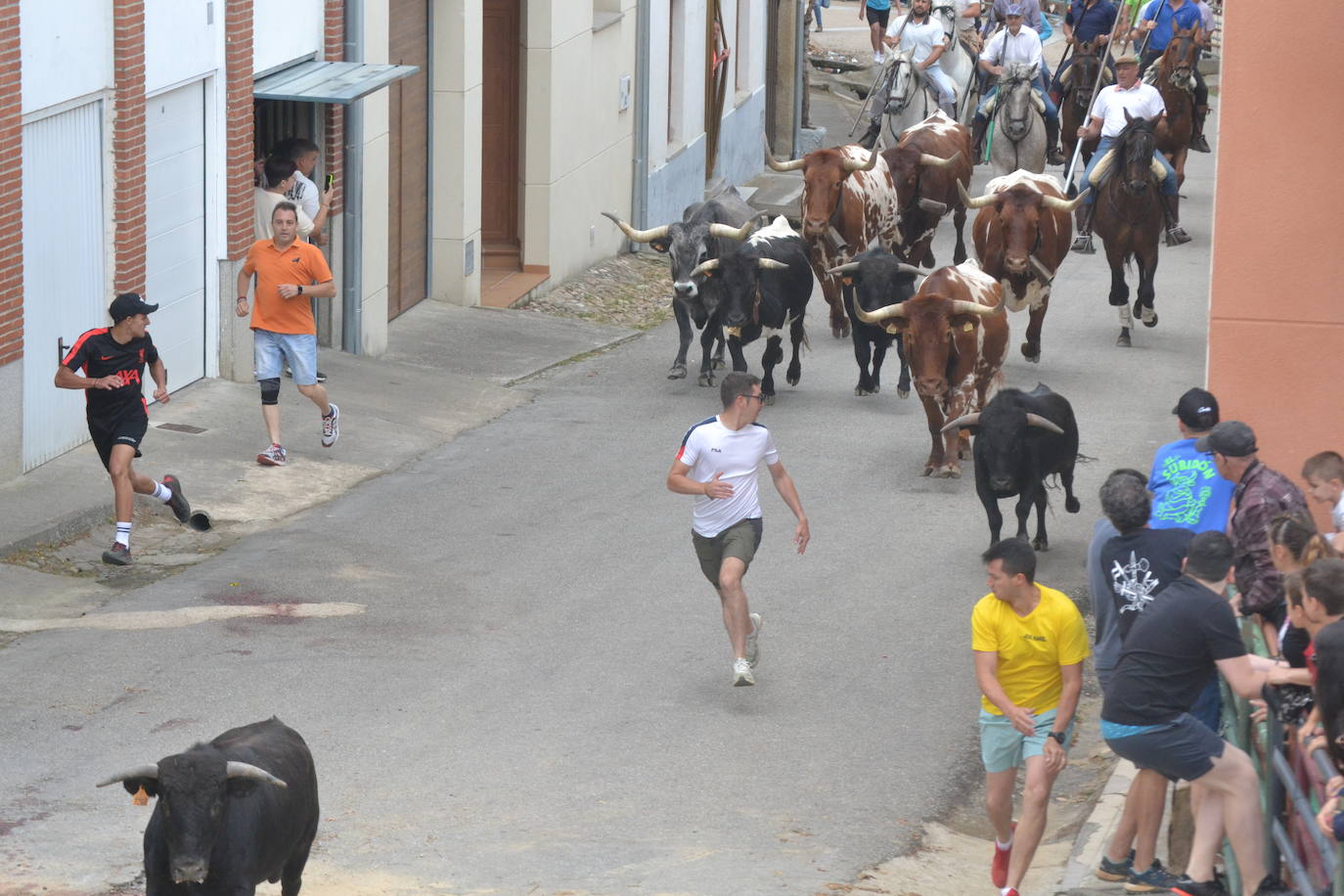 Brillante cierre de San Juan en Hinojosa de Duero