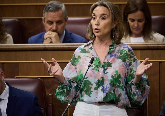 La secretaria general del PP, Cuca Gamarra, durante un pleno en el Congreso de los Diputados, a 25 de junio de 2025.