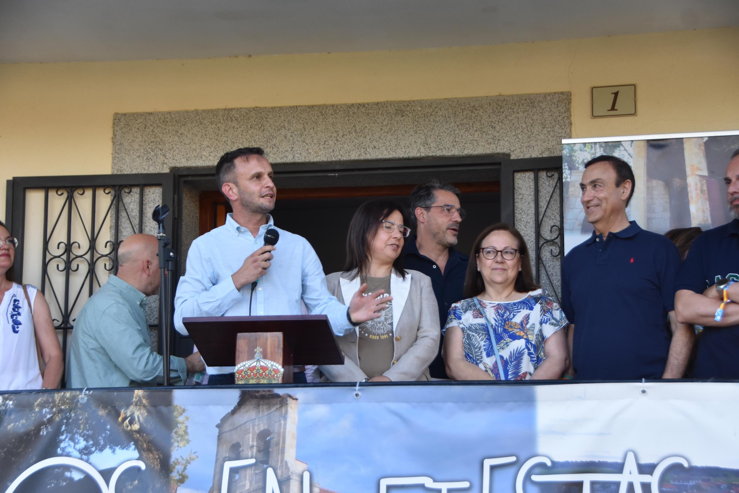 La mediática diputada Ana Vázquez ensalza «lo rural» en San Pedro del Valle