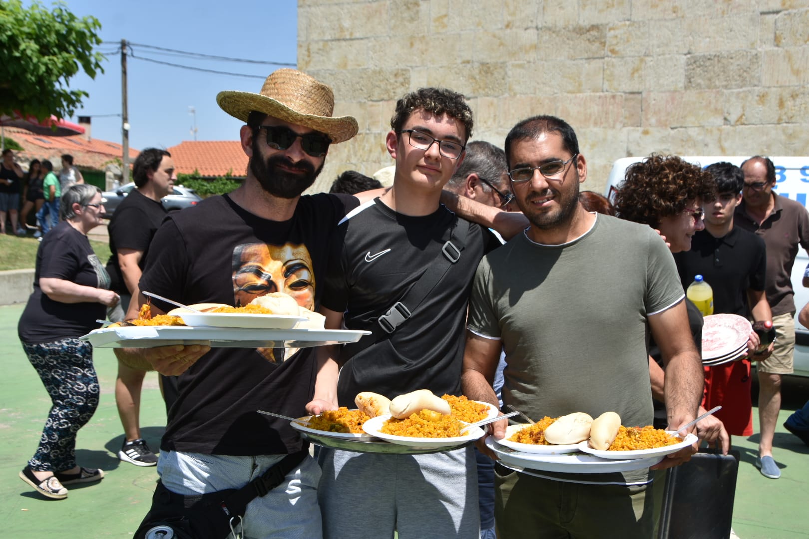 Mesa y mantel de hermandad, en San Pedro del Valle