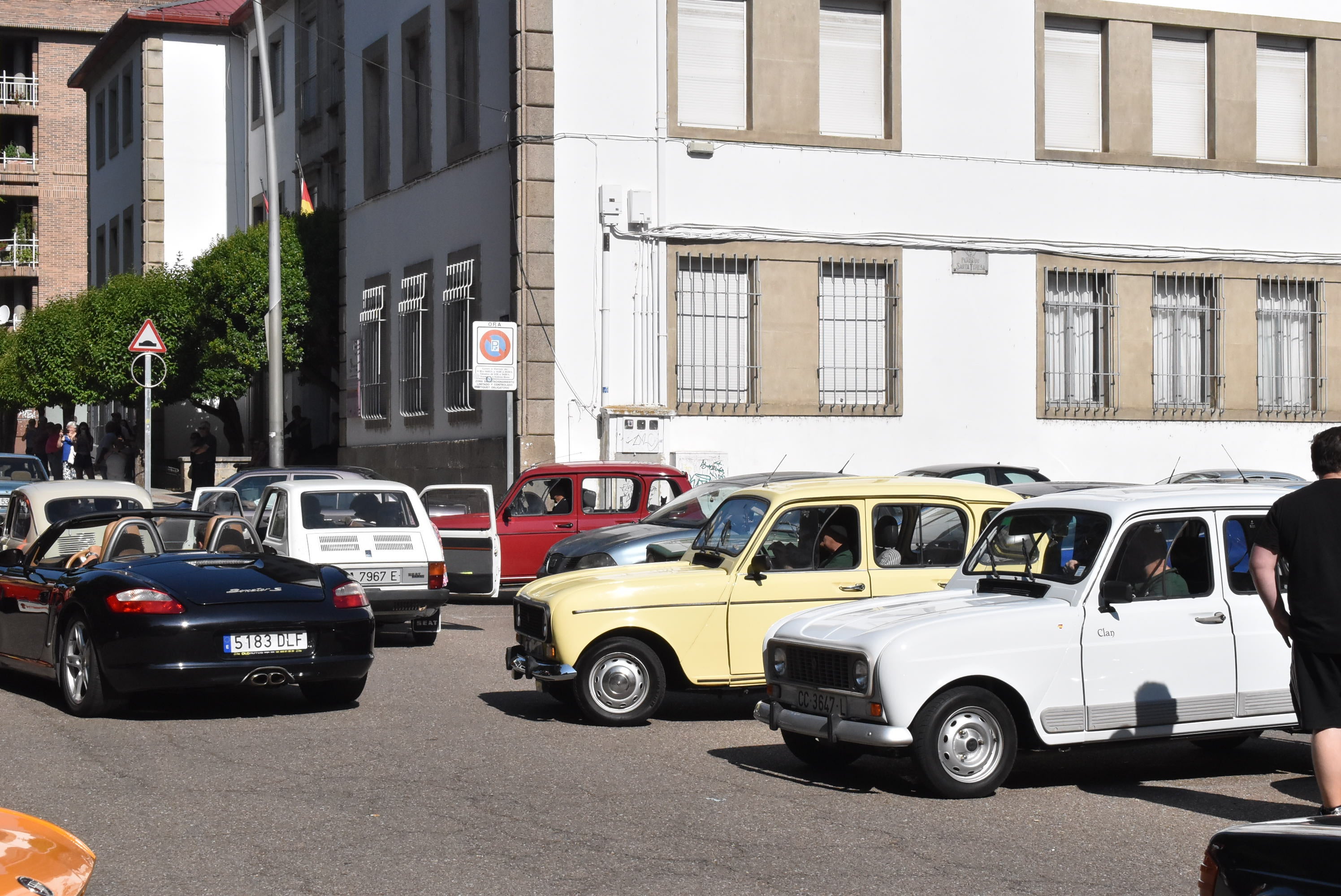 Éxito en la primera concentración de coches clásicos y vespas celebrada en Béjar