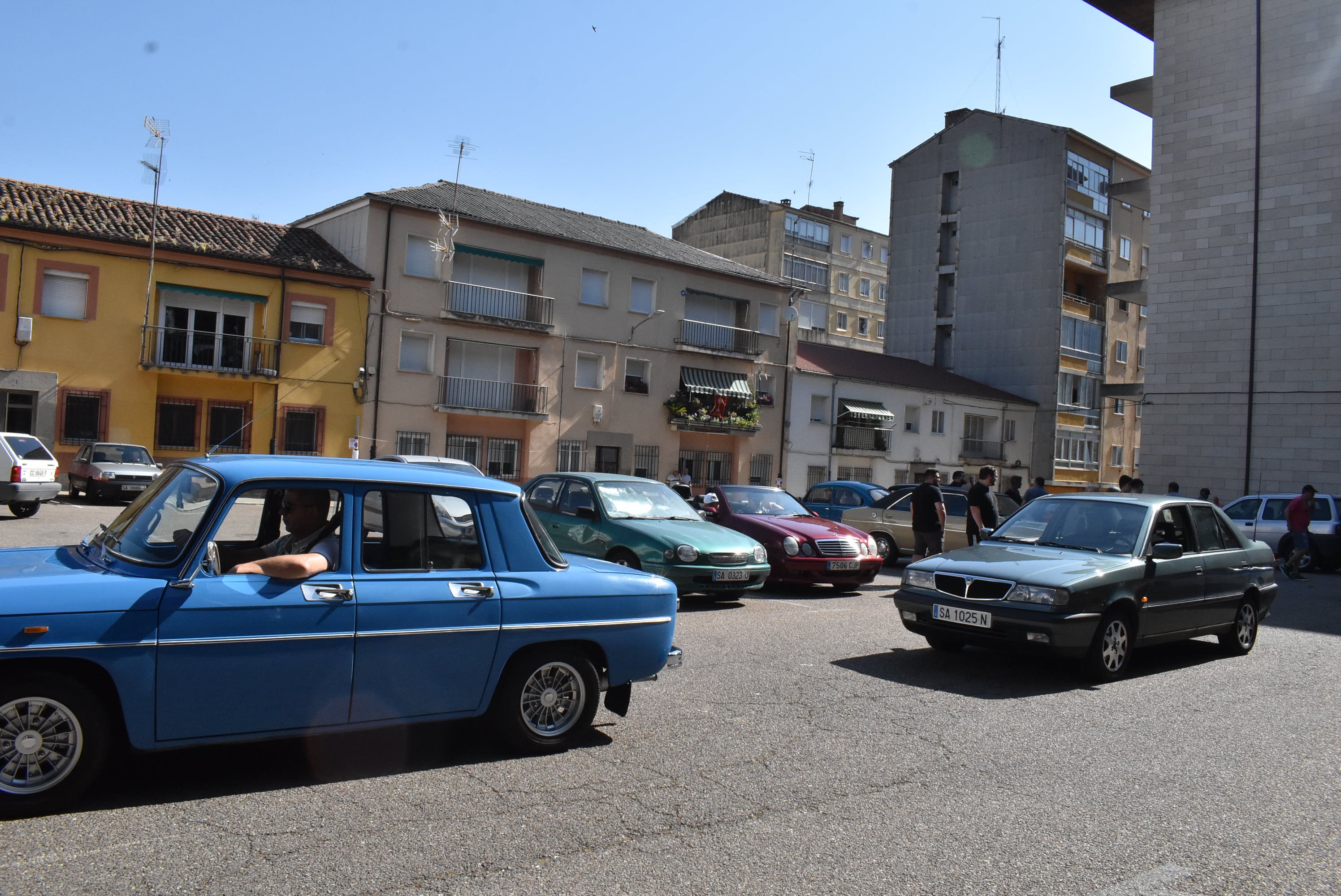 Éxito en la primera concentración de coches clásicos y vespas celebrada en Béjar