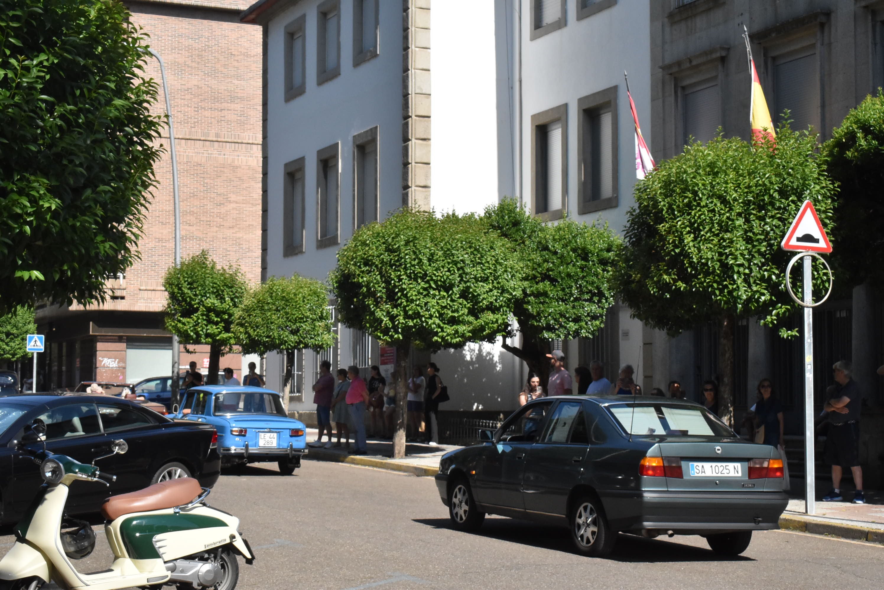 Éxito en la primera concentración de coches clásicos y vespas celebrada en Béjar