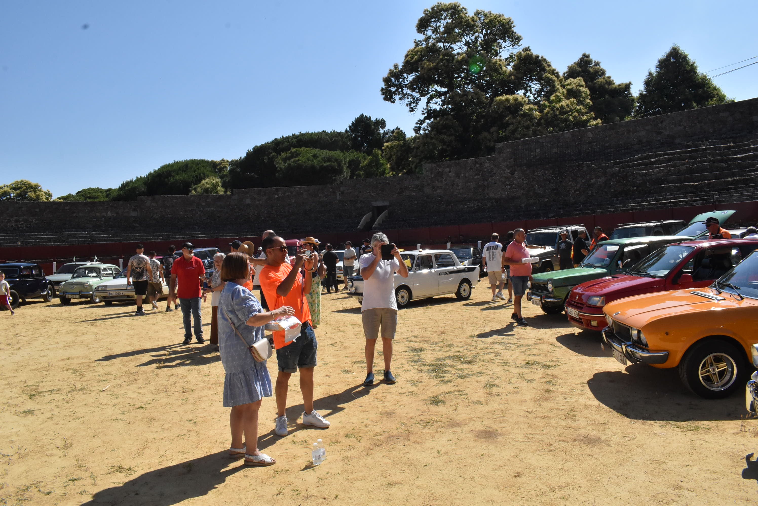 Éxito en la primera concentración de coches clásicos y vespas celebrada en Béjar