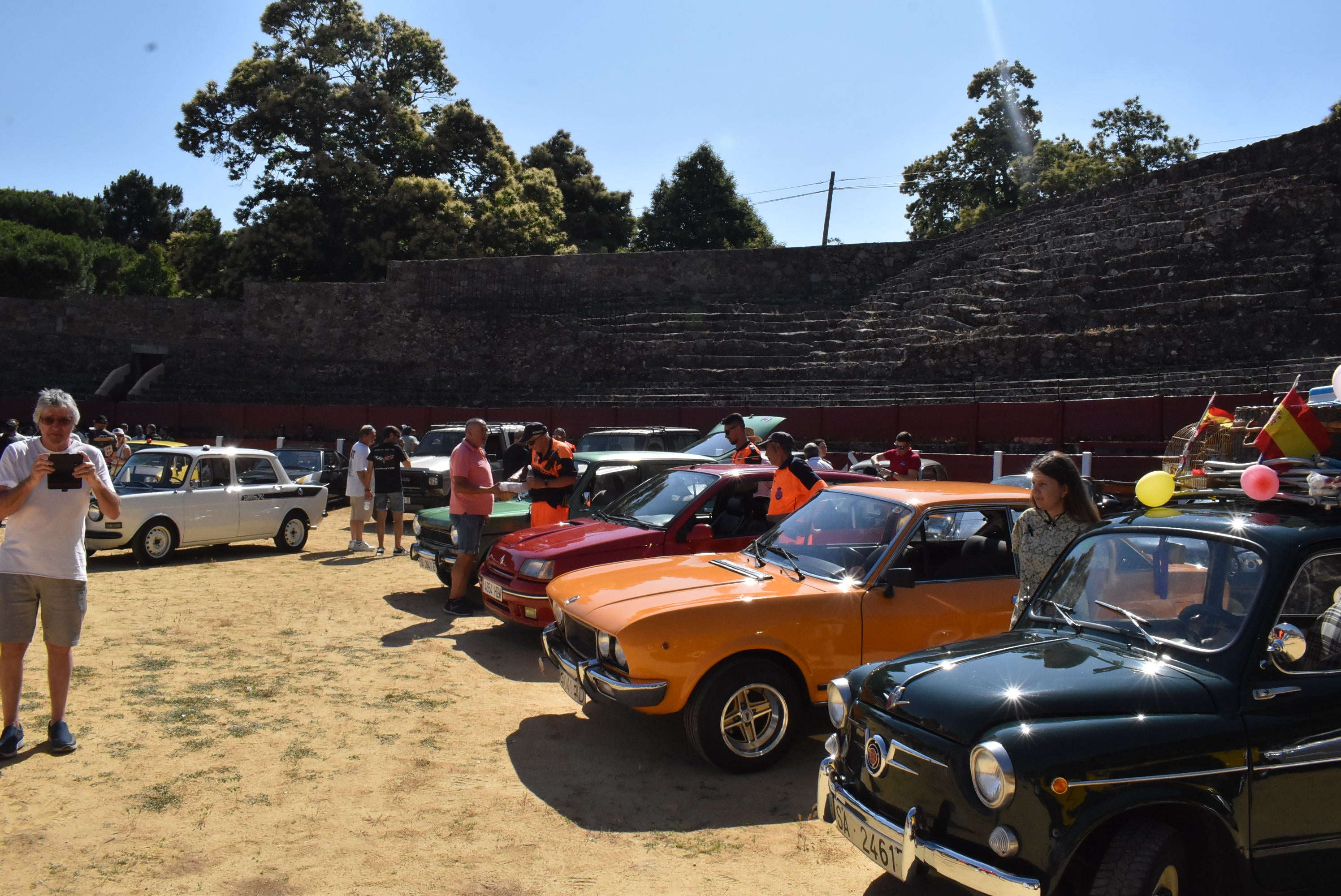 Éxito en la primera concentración de coches clásicos y vespas celebrada en Béjar