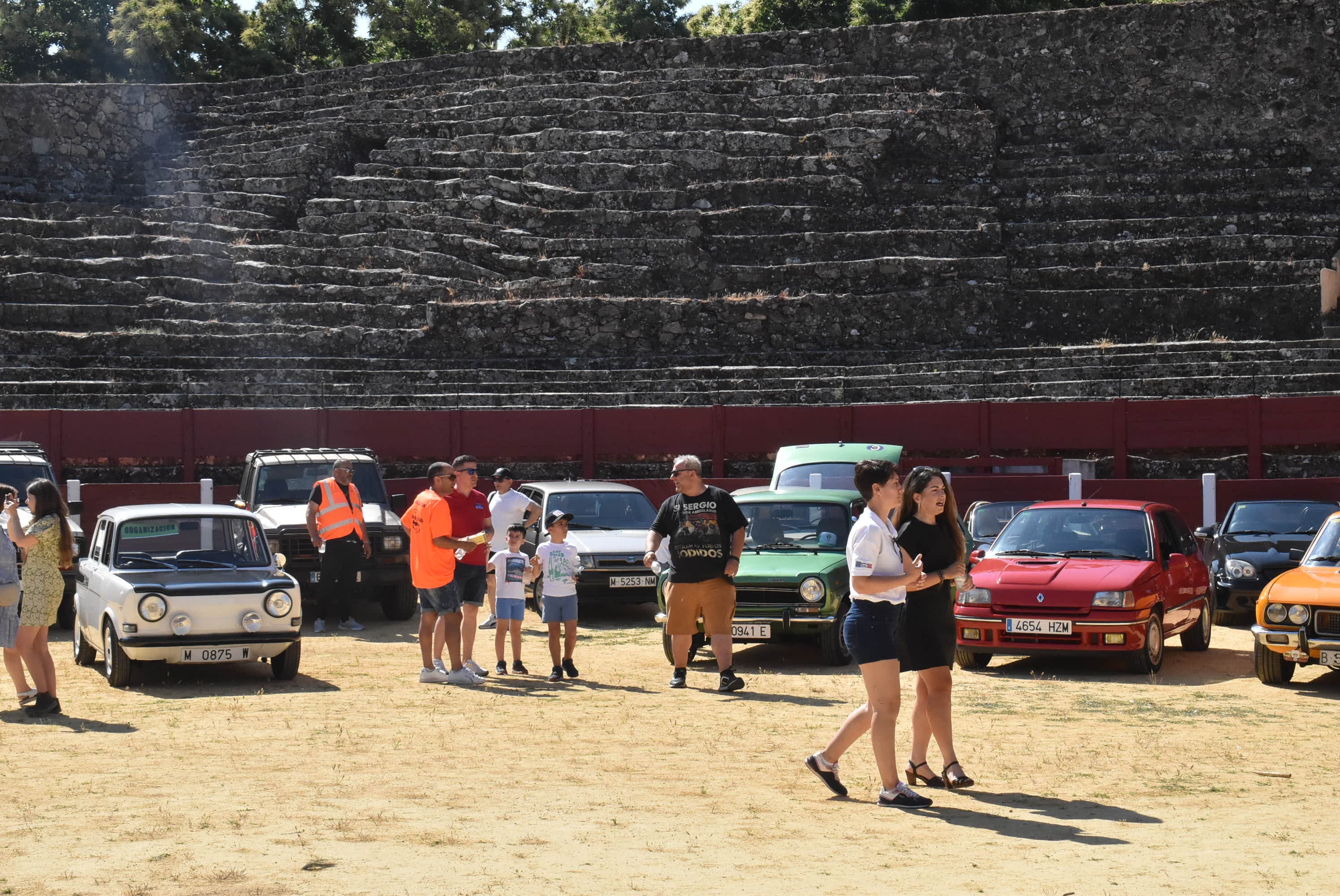 Éxito en la primera concentración de coches clásicos y vespas celebrada en Béjar