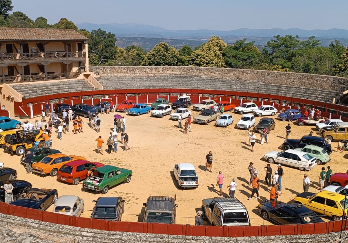 Éxito en la primera concentración de coches clásicos y vespas celebrada en Béjar