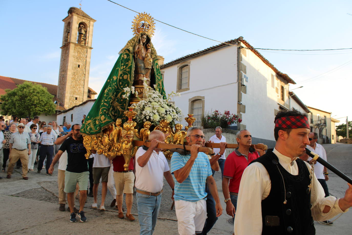 La Virgen de Valparaíso regresa a su ermita en Santibáñez de Béjar