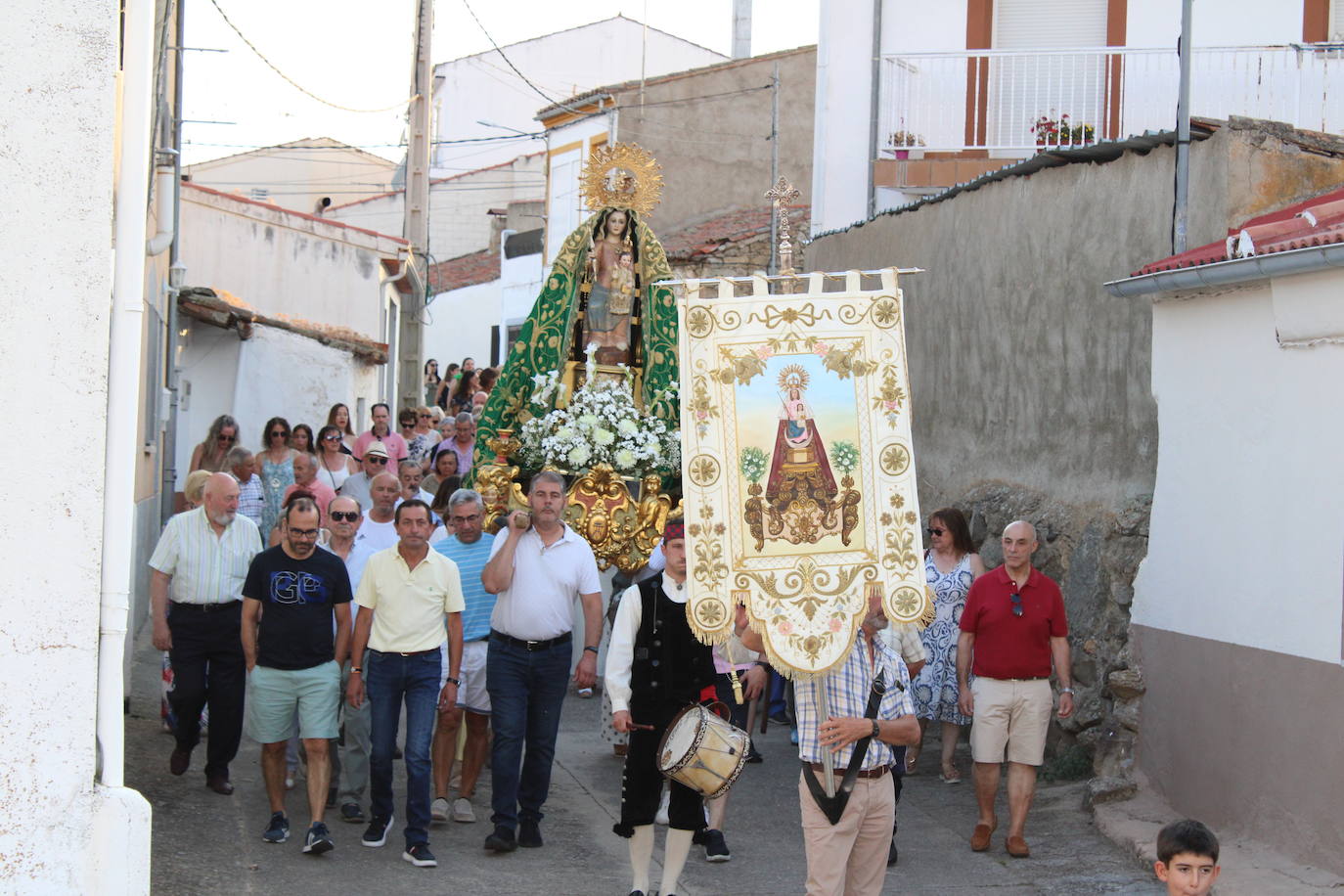 La Virgen de Valparaíso regresa a su ermita en Santibáñez de Béjar