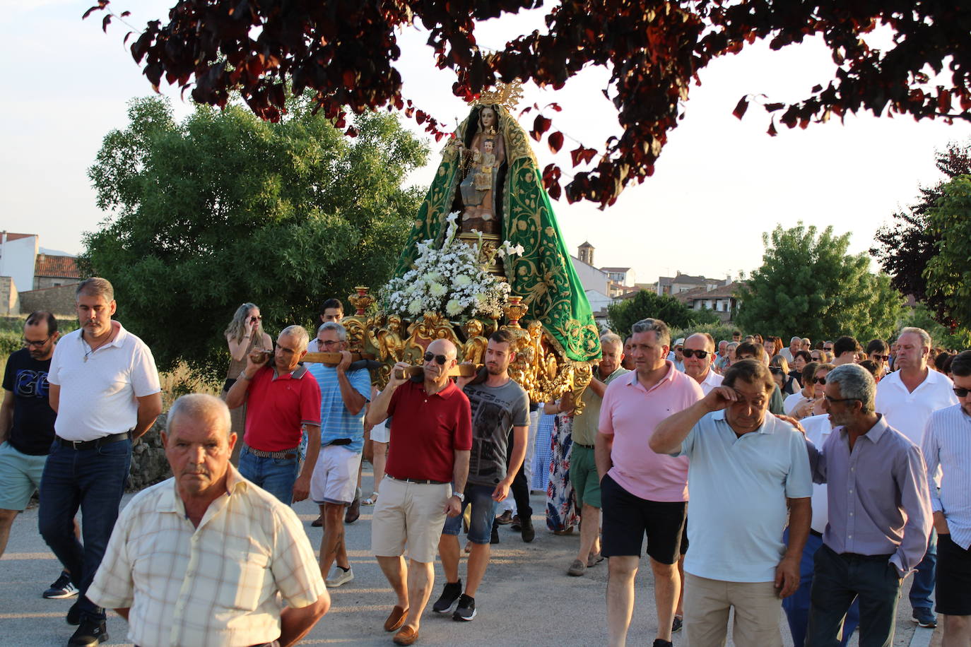 La Virgen de Valparaíso regresa a su ermita en Santibáñez de Béjar