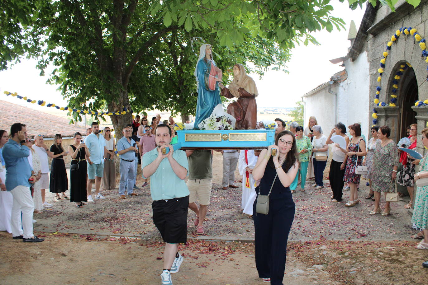 Berrocal de Salvatierra cumple con su patrona Santa Isabel
