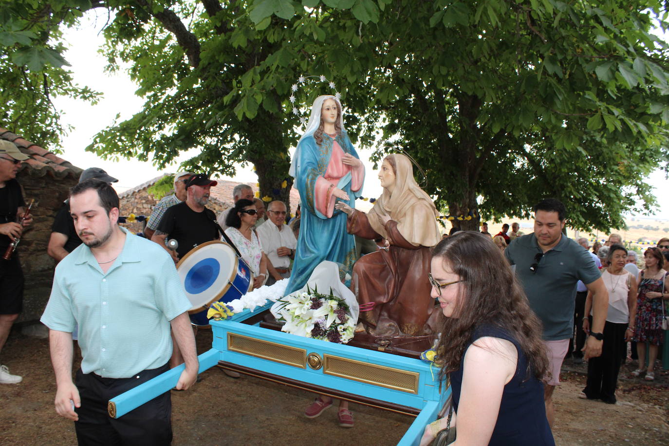 Berrocal de Salvatierra cumple con su patrona Santa Isabel