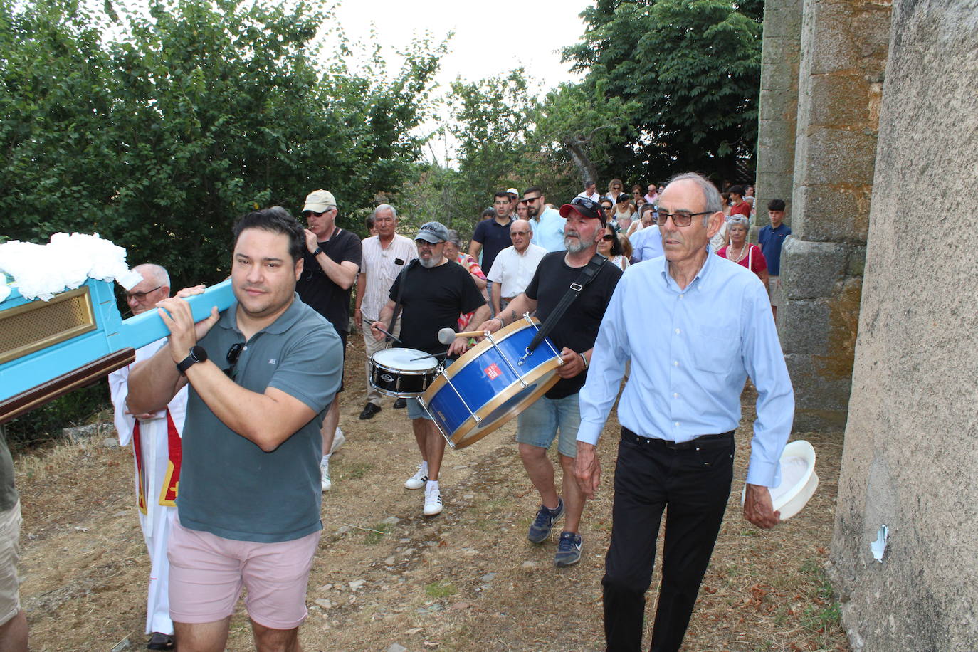 Berrocal de Salvatierra cumple con su patrona Santa Isabel