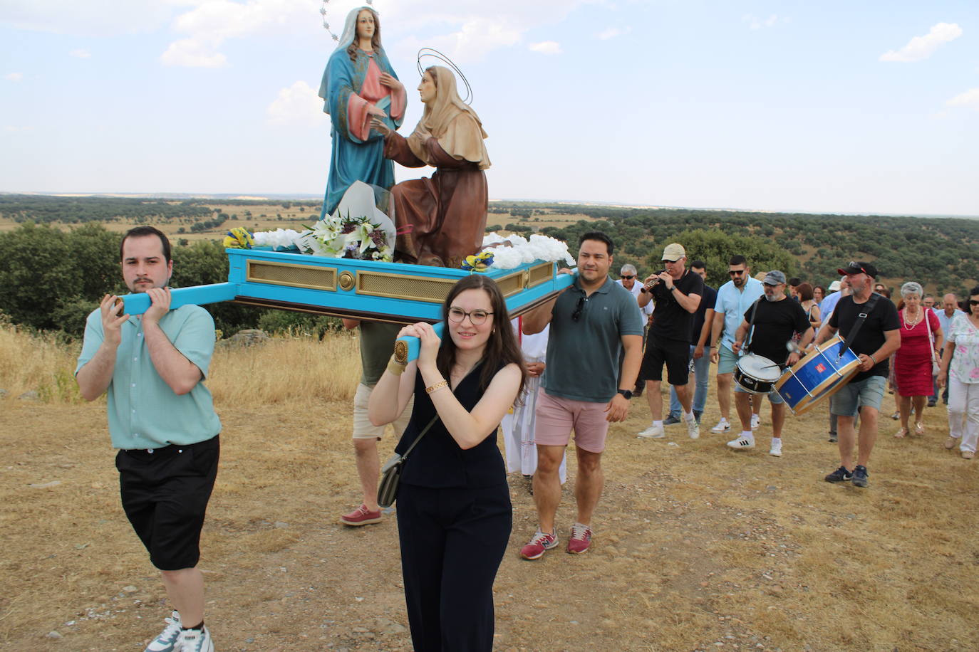 Berrocal de Salvatierra cumple con su patrona Santa Isabel