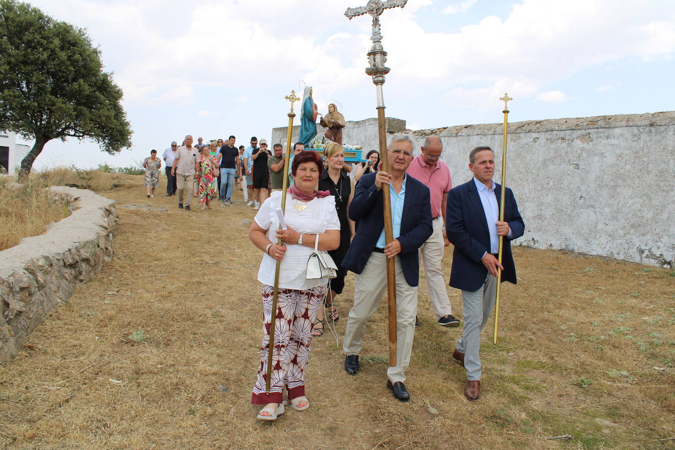 Berrocal de Salvatierra cumple con su patrona Santa Isabel