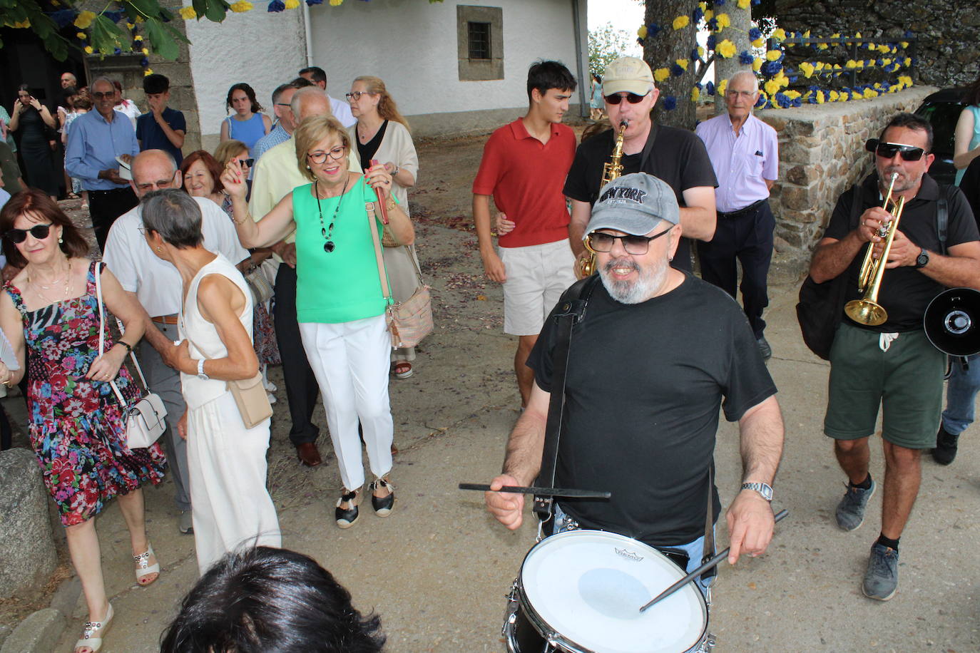 Berrocal de Salvatierra cumple con su patrona Santa Isabel