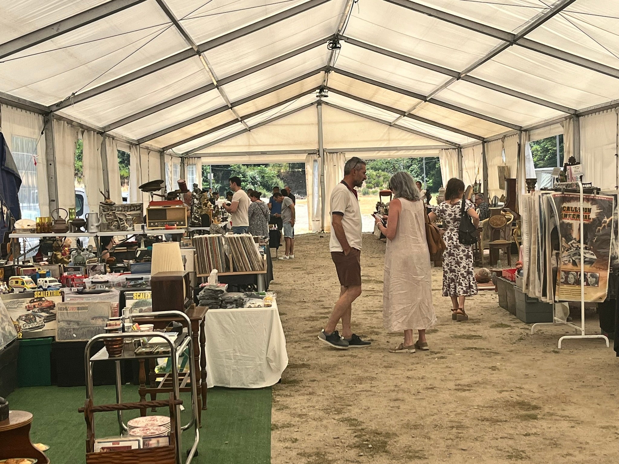 Béjar despide su primera feria de antigüedades con la idea de regresar en 2026