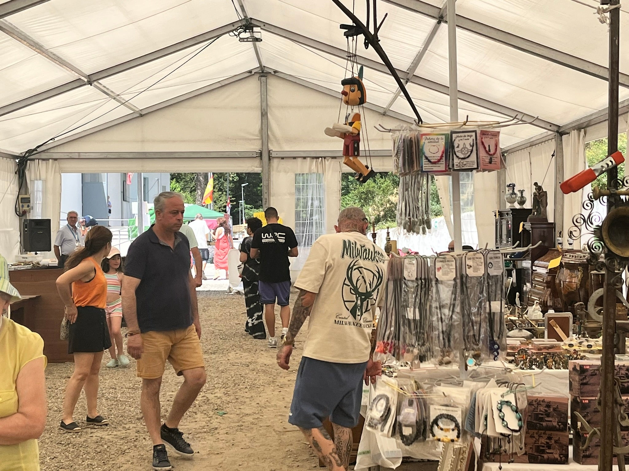 Béjar despide su primera feria de antigüedades con la idea de regresar en 2026