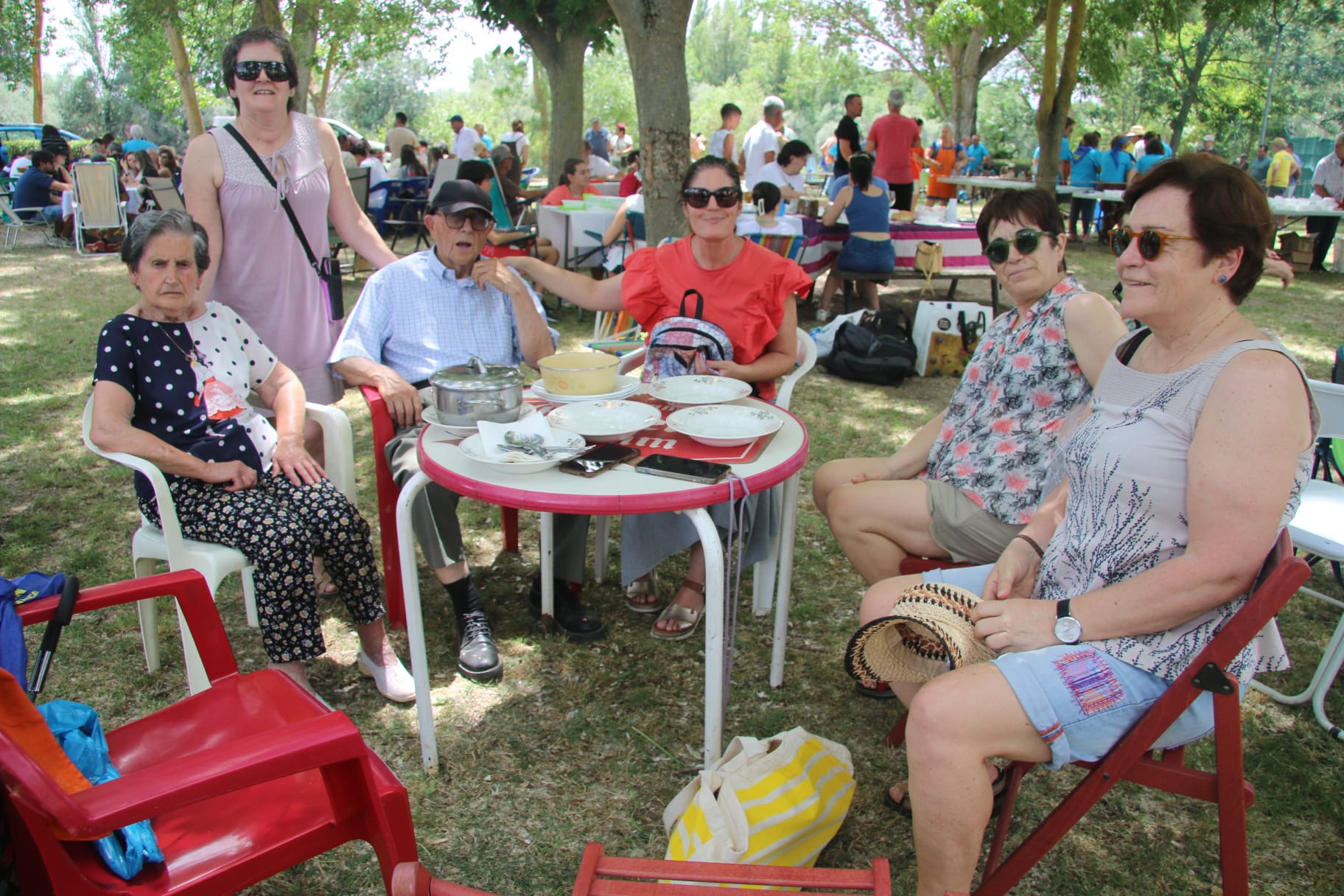 Gran comida de hermandad anual en Aldealengua en la ribera del Tormes