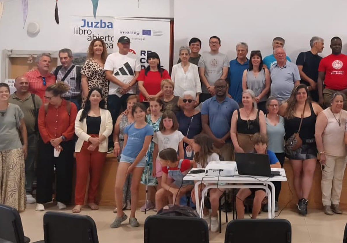 Parte de los visitantes que compartieron la jornada en Juzbado.
