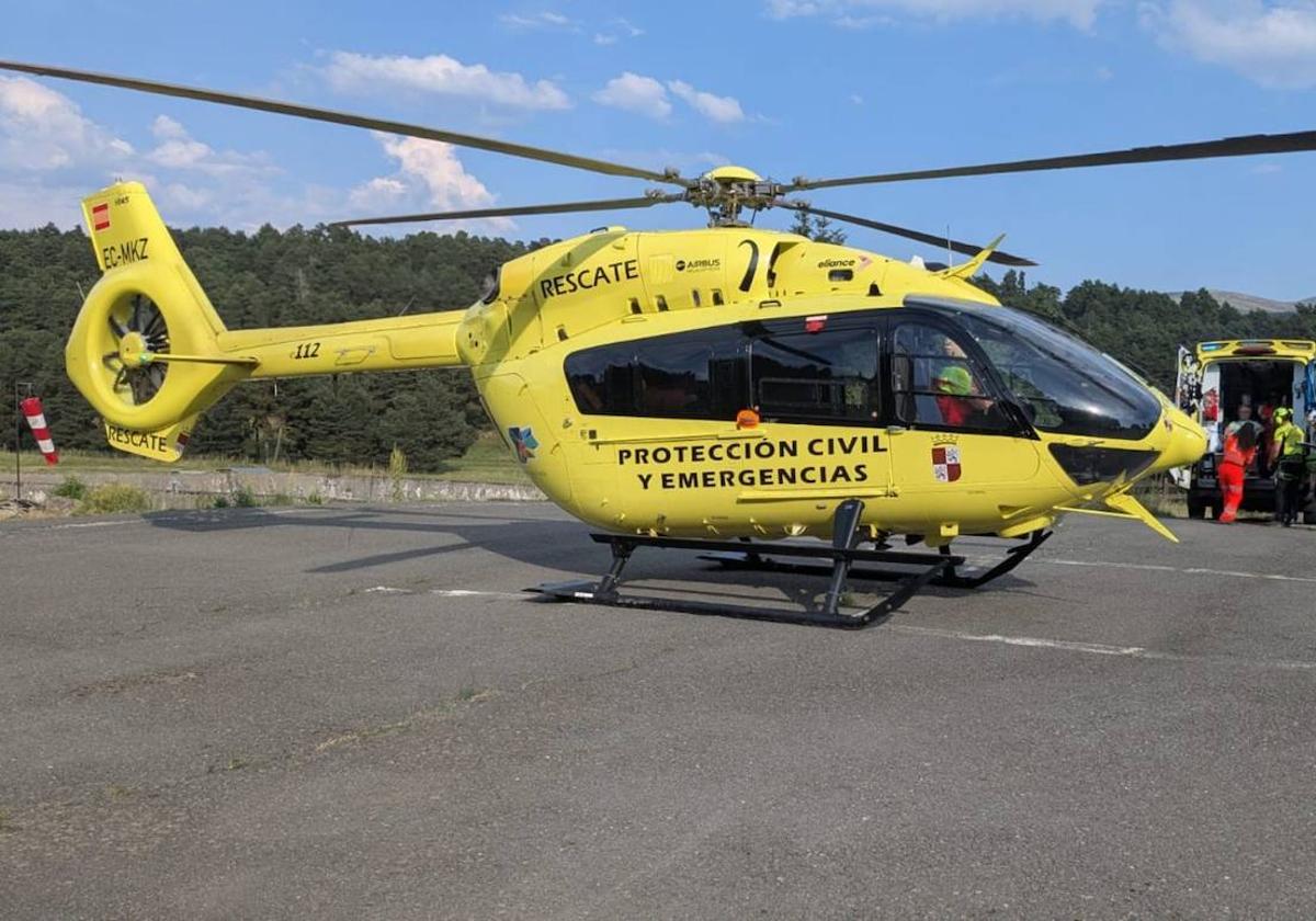 Un helicóptero de Protección Civil, presente en la zona en la que ha tenido lugar la intervención.
