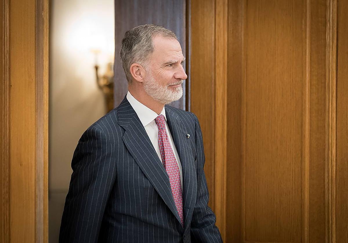 El Rey Felipe VI, en el Palacio de la Zarzuela.