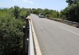 Imagen del puente de los Cinco ojos de acceso a Guijuelo por la N-630.