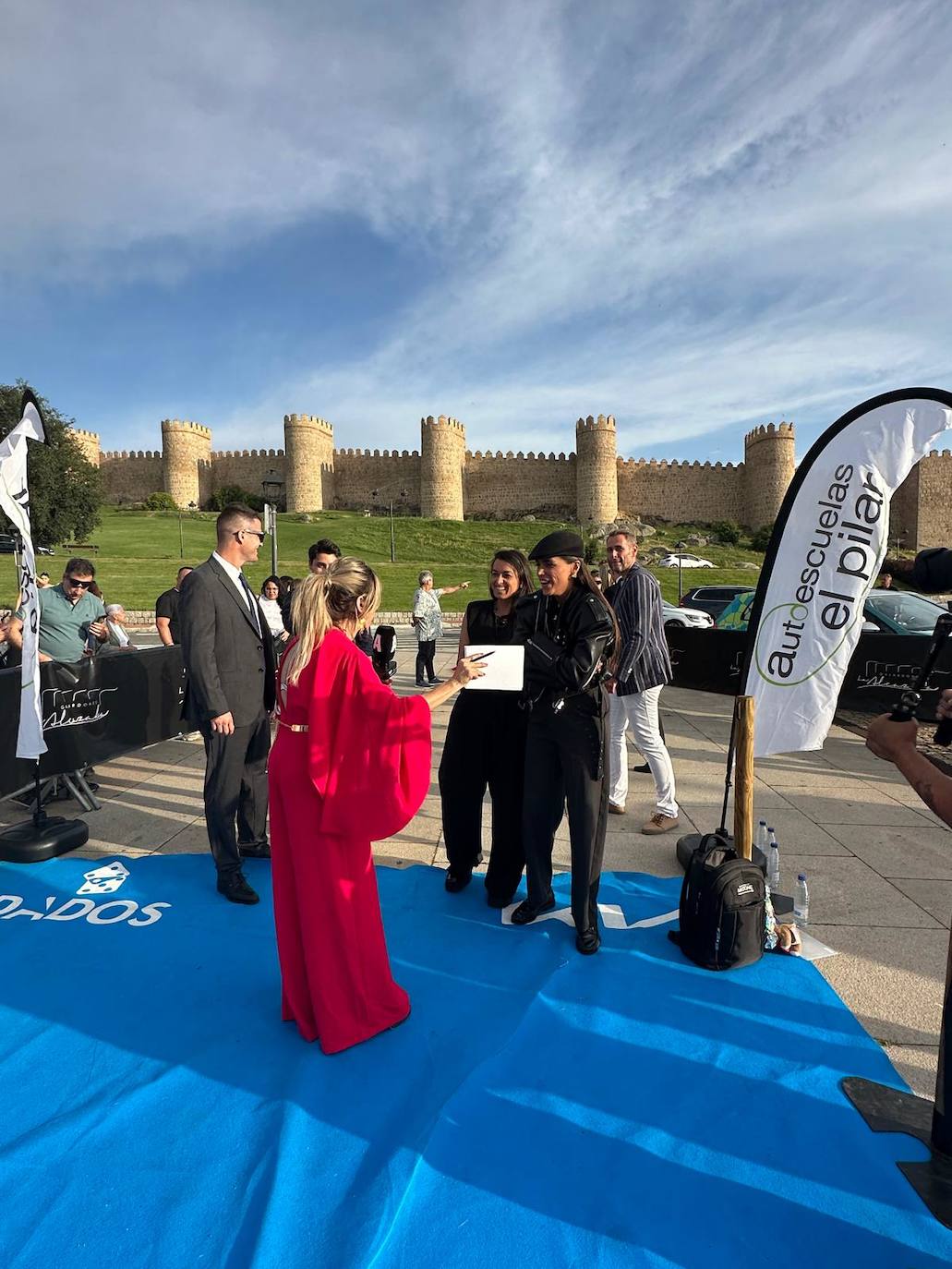 Autoescuelas El Pilar renueva su compromiso con la cultura en los galardones La Alcazaba 2025