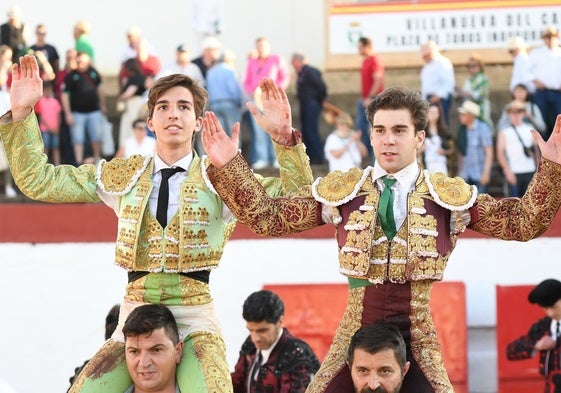 Julio Norte y Salvador Herrero, a hombros en Villanueva del Campo (Zamora).