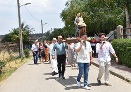 Momento de la procesión de Santa Isabel en Buenavista.